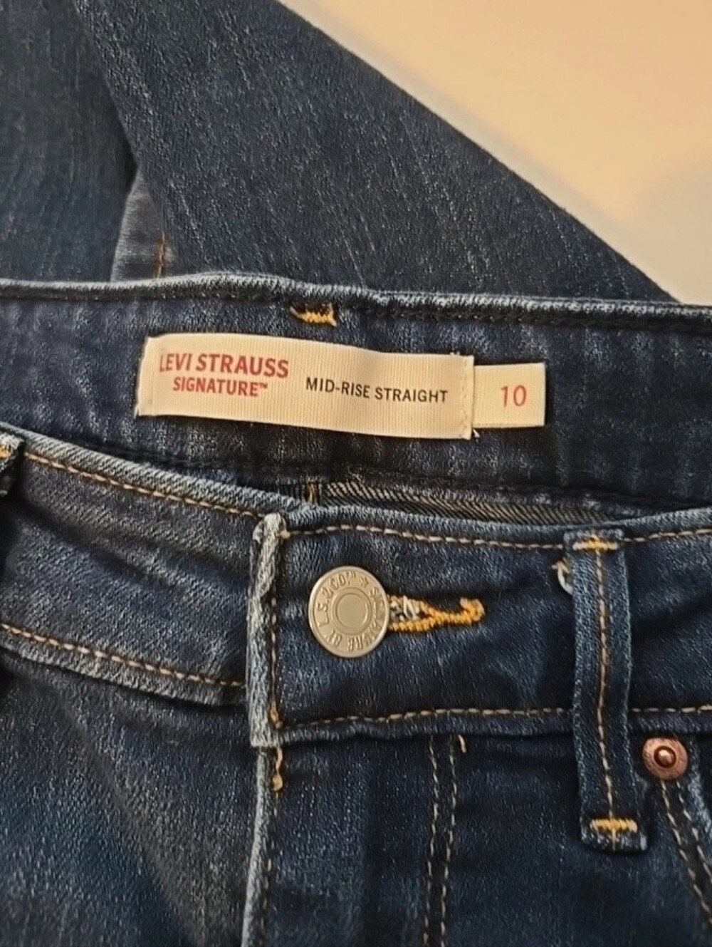 Levis Strauss Signatute Mid Rise Straight Sz. 10